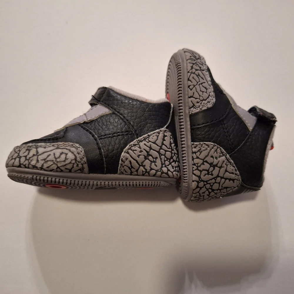Air Jordan 3 Retro Black Cement Boys Size 1C Pre-Owned Excellent Condition